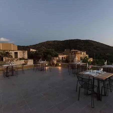 Secret Village Apartmanhotel